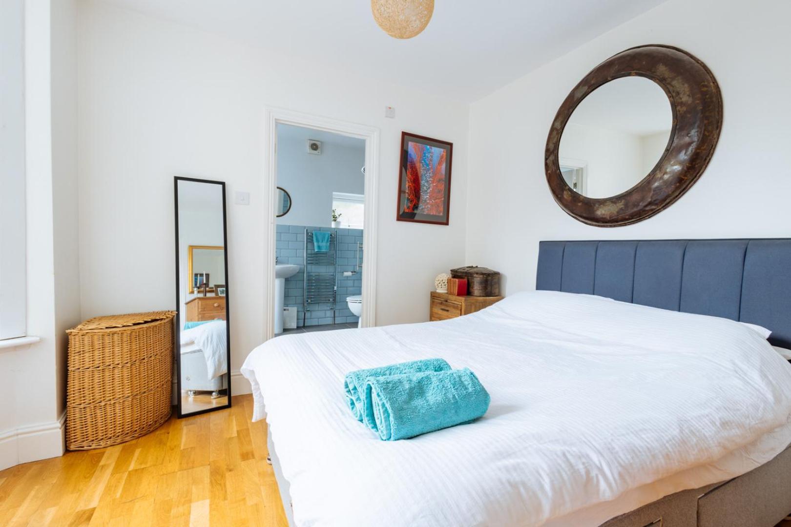 Unique Private Apartment W/ Easy Access To Central London Kültér fotó